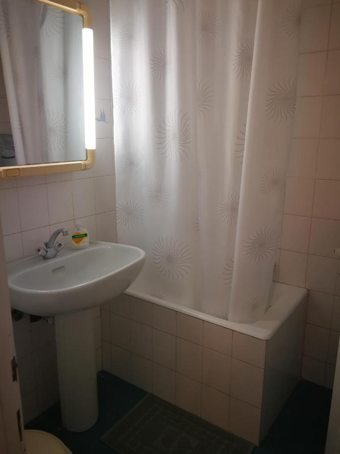 Jenny'S Luxury Flat Near The Center & Beach Каламата Екстериор снимка